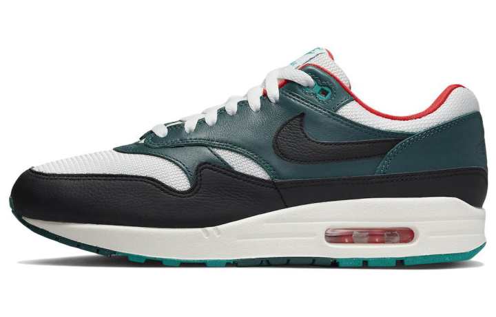 Nike Nike Air Max 1 X LeBron James 'Liverpool'