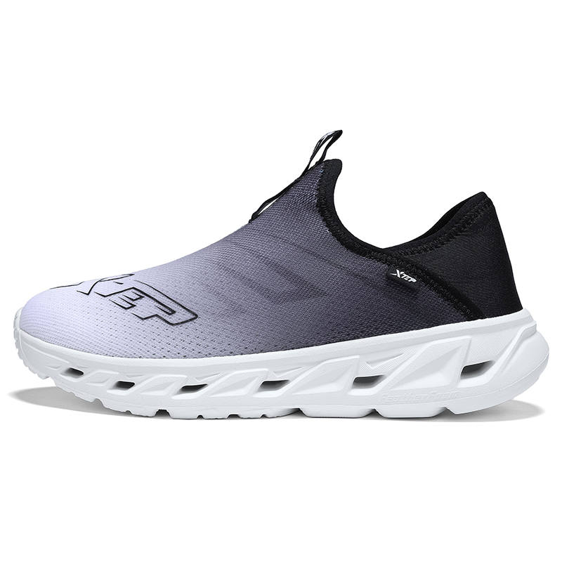 XTEP Cushioning Breathable Lightweight Low top Casual Shoes Men's Classic White Black