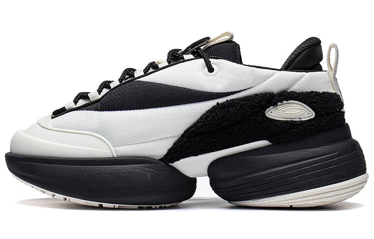 Li-Ning Li Ning CF Tracing Collection, Ultra Distance V2 Low top Sports Casual Shoes Unisex White Black