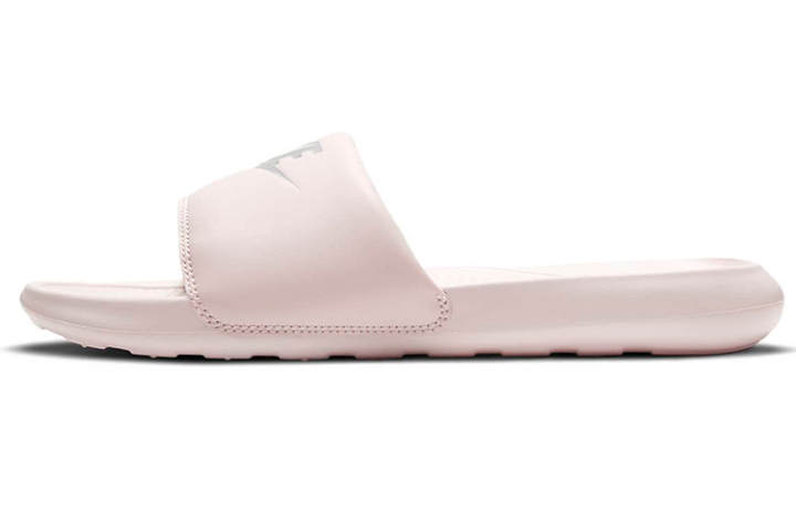 Nike Nike Victori One Barely Rose Metallic Silver Barely Rose Women's