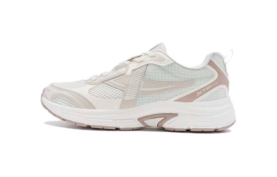 XTEP Qiyuan 2000TD Cushioning, Wear Resistant Low top Casual Shoes Women's White Gray