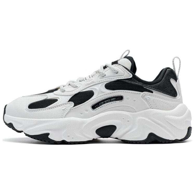 XTEP Huiyou 2.0 Comfortable And Trendy Slip Resistant Abrasion Resistant Low top Casual Shoes Women's Sail White/Black