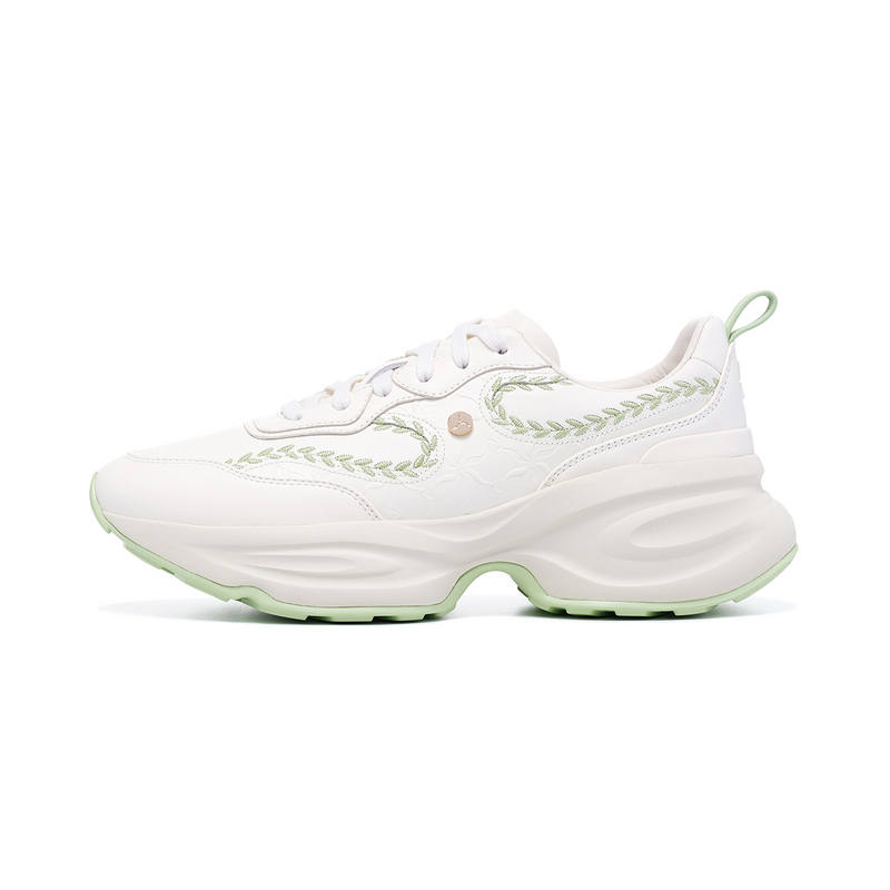 LI-NING 1990 LI NING 1990 Classic Collection Slip Resistant And Abrasion Resistant Coverage Low top Casual Shoes Women's Ecru