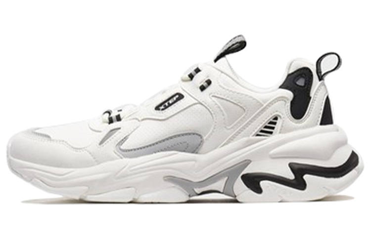 XTEP Lifestyle Slip Resistant And Breathable Low top Sports Casual Shoes Men's White
