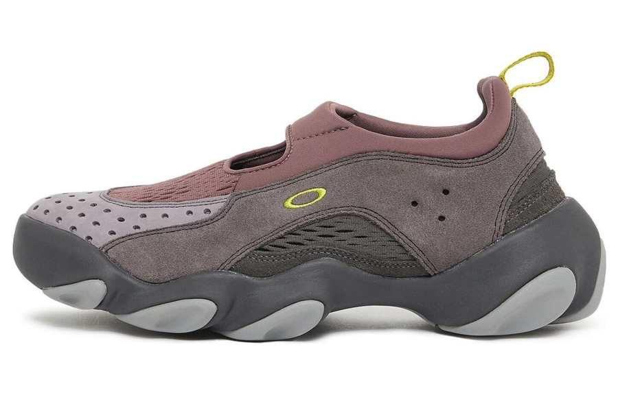 Oakley Oakley slip-on perforated sneakers