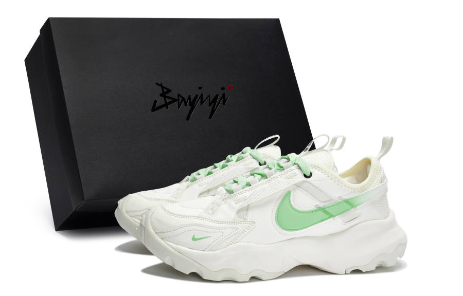 Nike Nike TC 7900 Slip Resistant Abrasion Resistant Low top Casual Shoes Women's Sail White Green