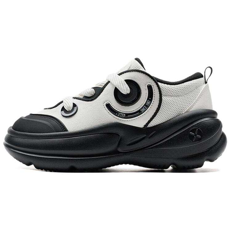 XTEP Non slip Lightweight Low top Casual Shoes Women's White Black