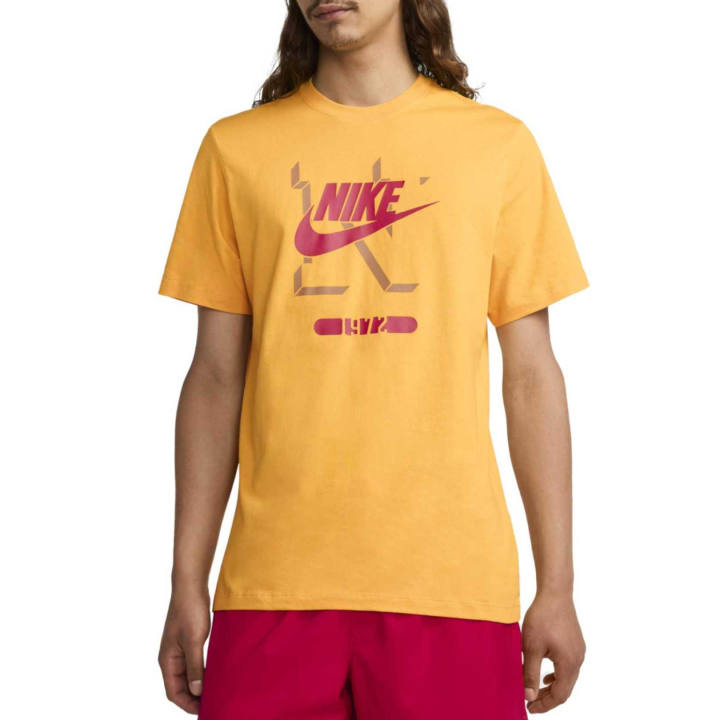 Nike Nike Sportswear T Shirts Men's University Gold Crew Neck Moderate Straight Fit