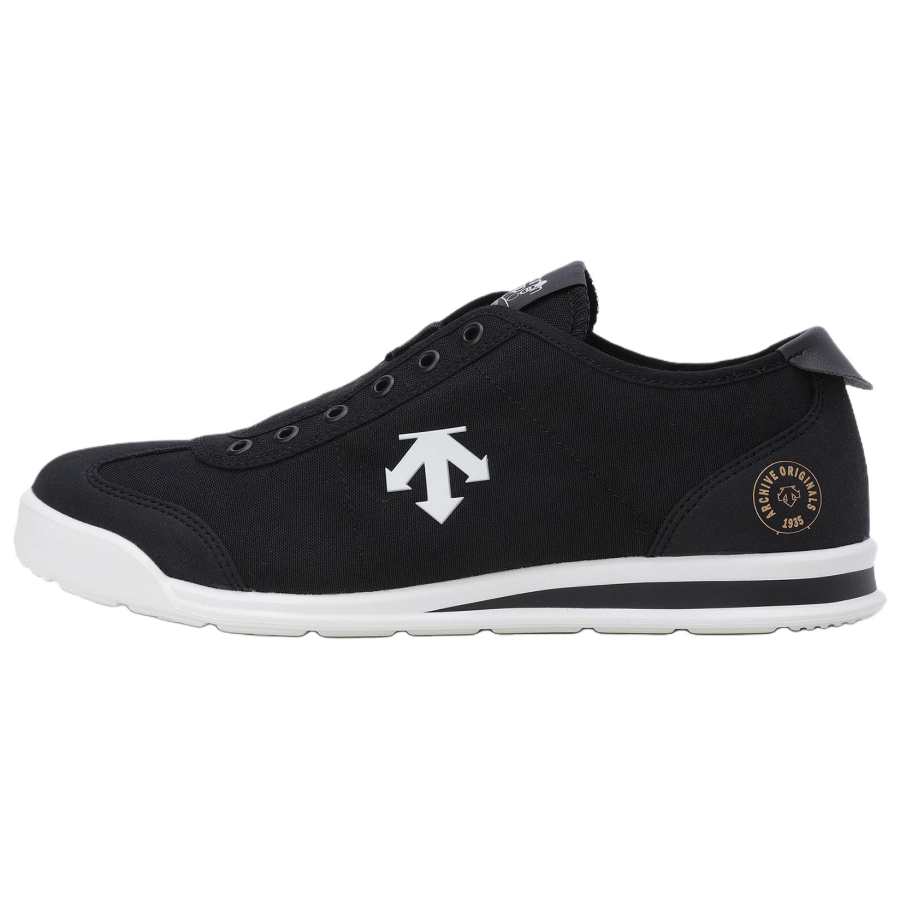 DESCENTE Low top Casual Shoes Unisex Black