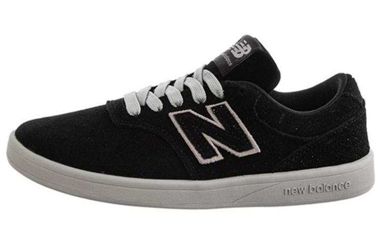 New Balance New Balance NB 424 Low top Casual Shoes Men's Black