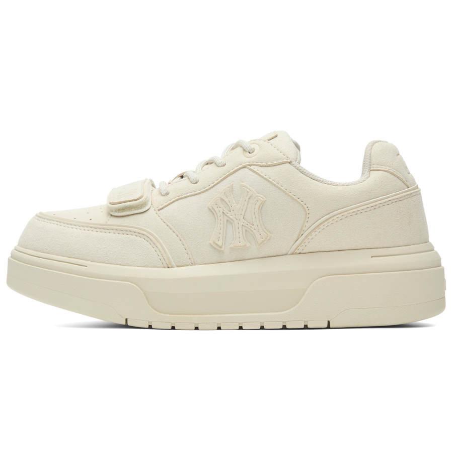 MLB New York Yankees Synthetic Leather Slip Resistant Abrasion Resistant Low top Casual Shoes Unisex Ivory
