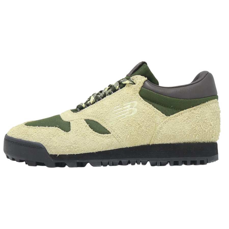 New Balance New Balance Rainier Breathable Support Low top Casual Shoes Unisex Beige Green