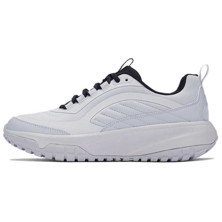 DESCENTE Slip Resistant Slip Resistant Low top Casual Shoes Women's White