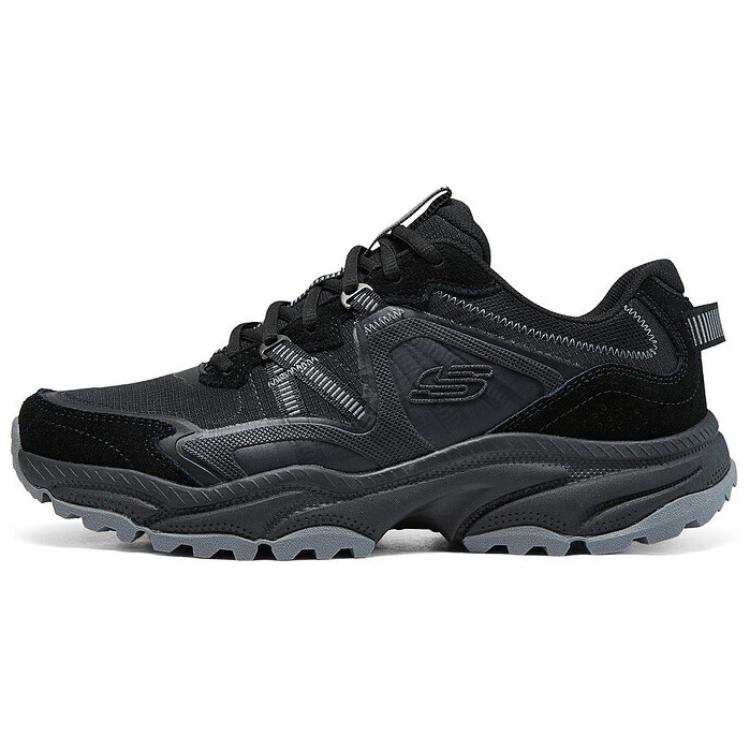 Skechers VIGOR At Low top Casual Shoes Men's Black