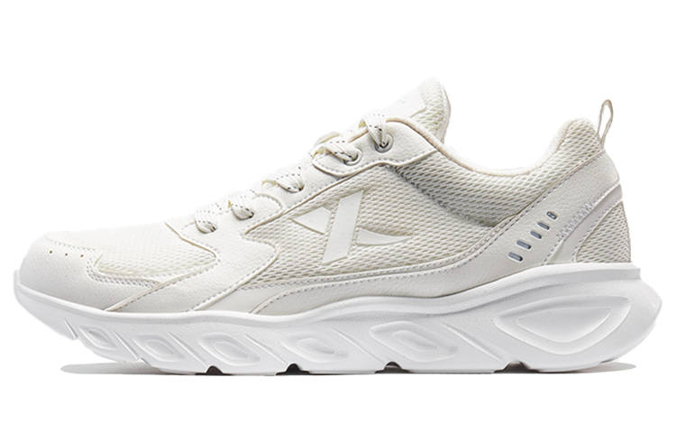 XTEP Slip Resistant Abrasion Resistant Low top Sports Casual Shoes Women's White