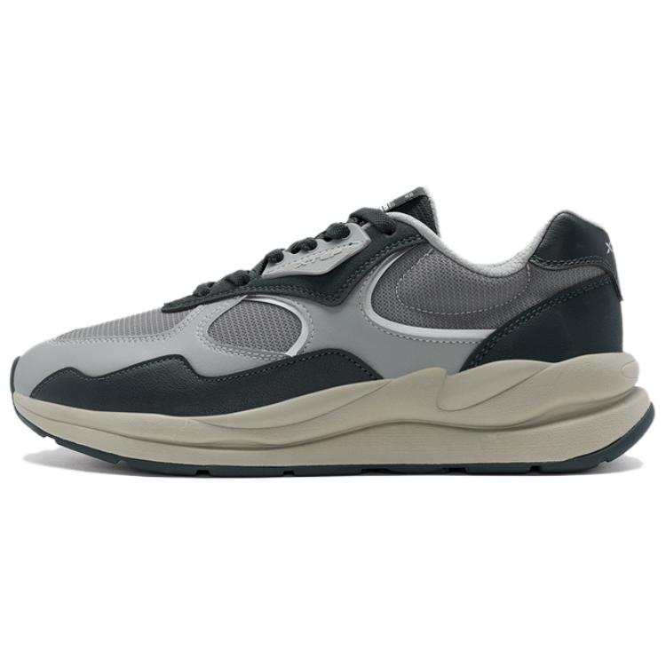XTEP Light Year Wear resistant And Lightweight Low top Casual Shoes Men's Gray Black