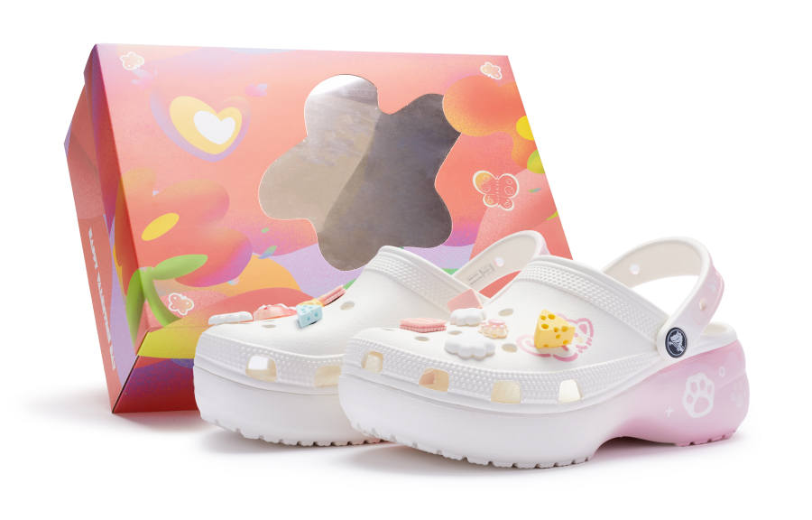 Crocs Crocs Classic Platform Clog 811 Manufacturing Clogs Women's White