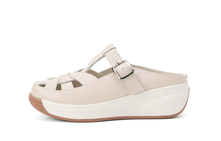 VEDULLAR VEDULLAR Cow Leather Closed Toe Slippers Women's