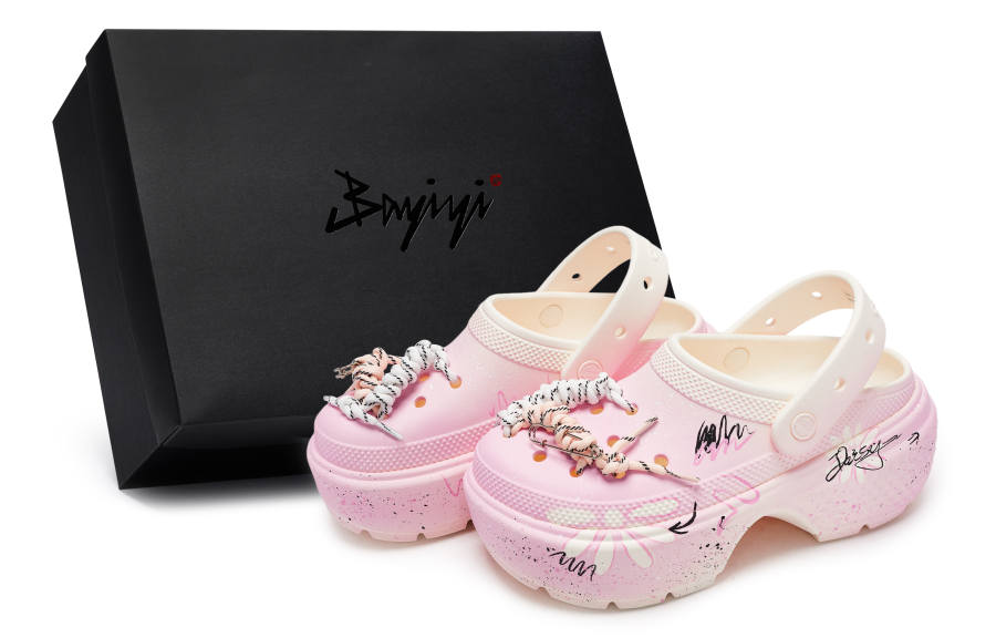 Crocs Snowhouse 811 Manufacturing, Daisy Reverie, Special Shoe Box Clogs Unisex White Pink