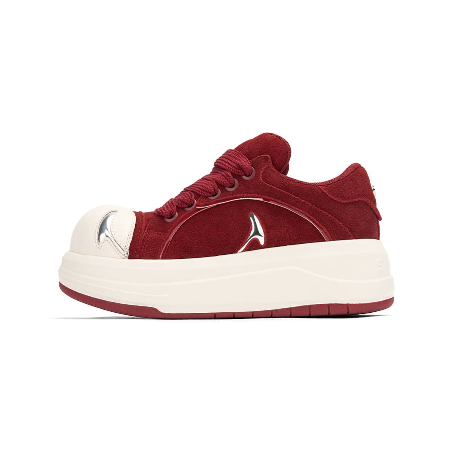 SMILEY White Whale Collection Low top Skateboard Shoes Women's Red Velvet