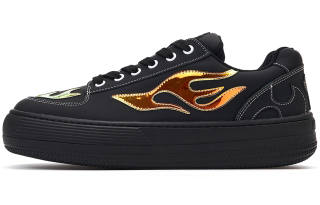 WILD PITCH Overthrow Low top Skateboard Shoes Unisex Black Gold