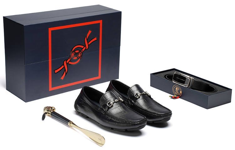 ROBERTA DI CAMERINO Cow Leather Loafers Men's Black