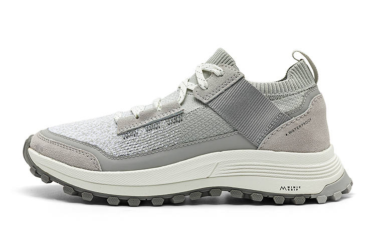 Clarks Casual Shoes Women's Low Top Light Gray