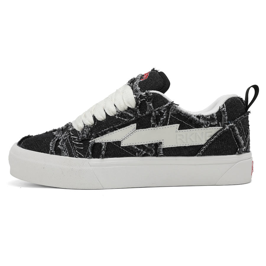 LIGHTNING PANDA Low top Couple Skate Shoes Unisex