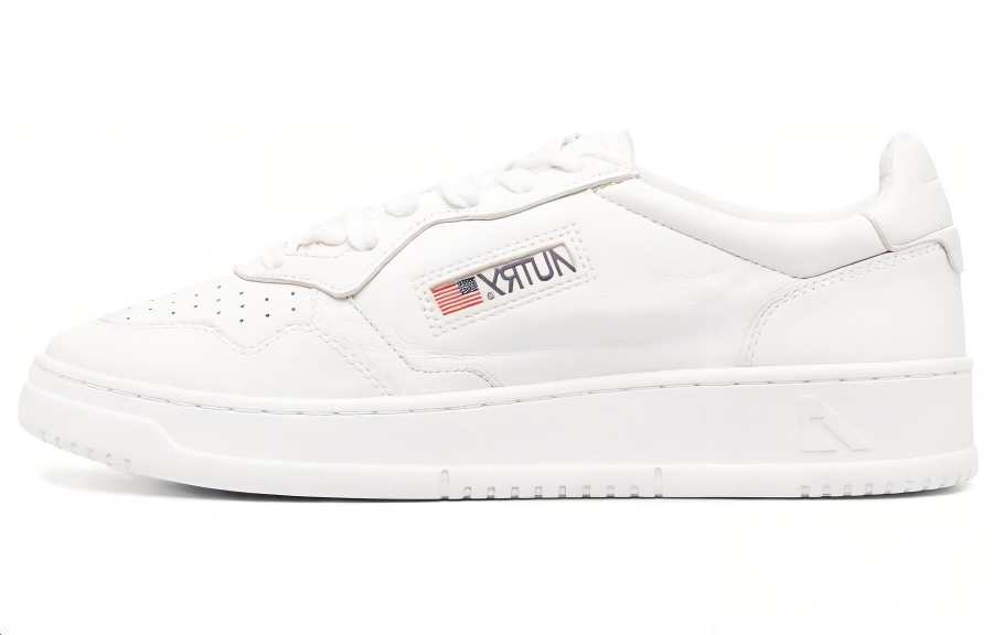 AUTRY Medalist Leather Low top Skateboard Shoes Men's White