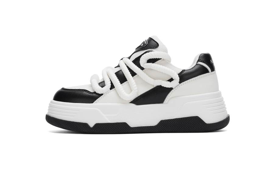 AOKANG Low top Skateboard Shoes Women's Beige Black