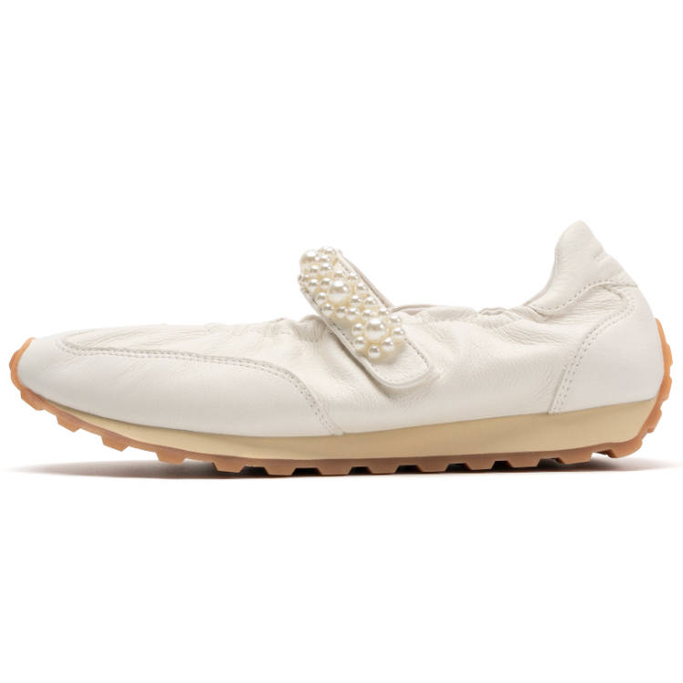 FOOT INDUSTRY Mary Jane Shoes Women's White Runs One Size Larger