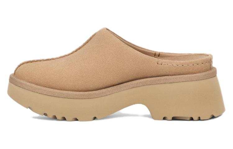 UGG UGG New Heights Clog Sand Women's