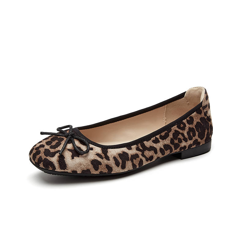 QUICHESHOES Casual Shoes Women's Apricot Blossom Leopard Print