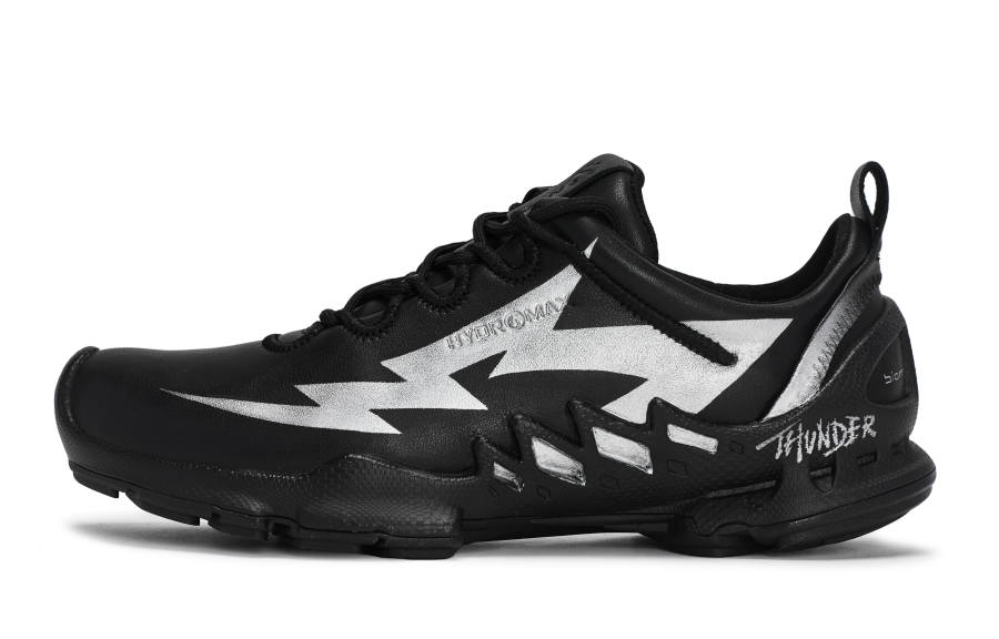 Ecco Walking Planet, Quick Edge Lightning Slip Resistant Slip Resistant Low top Hiking Shoes Women's Black Silver