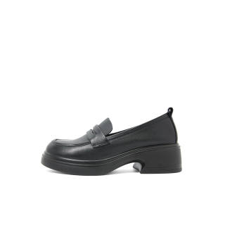 COMELY Loafers Women's Black/Ecru
