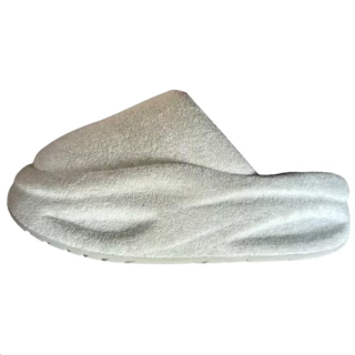 SKYLRK Closed Toe Slippers Unisex Ecru