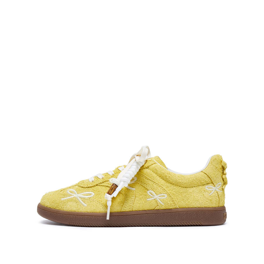 Staccato Butterfly Musical Note Low top Skateboard Shoes Women's Vibrant Pink