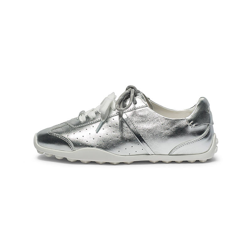 Coup De Foudre Low top Casual Shoes Women's