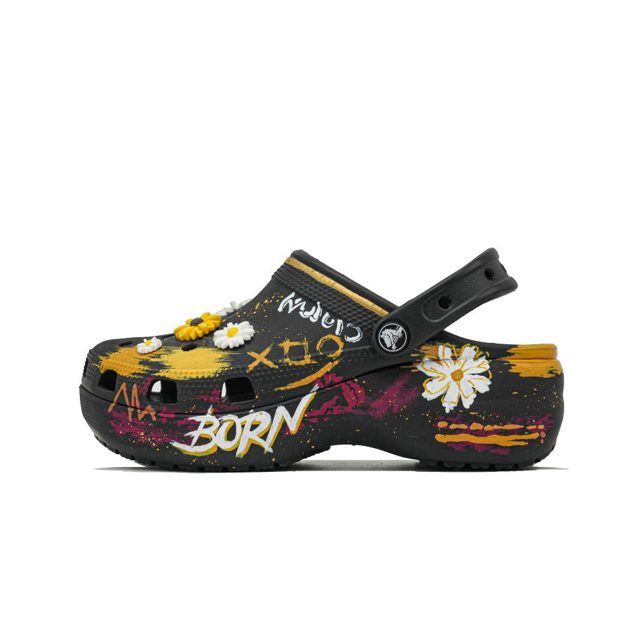 Crocs Crocs Classic Platform Clog Graffiti Awake, Footprint Innovation Clogs Unisex Black