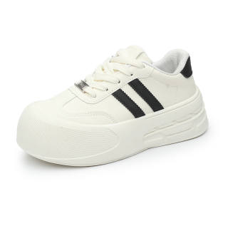 YIYA Synthetic Leather Low top Skateboard Shoes Women's
