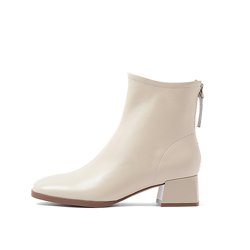 COMELY COMELY Ankle Boots Women's Black/Ecru