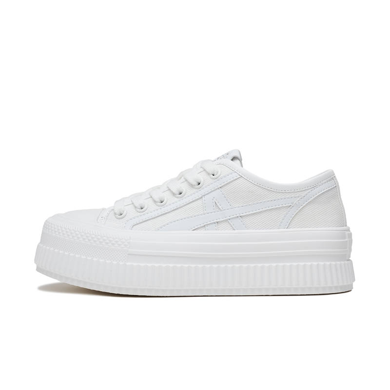 AQUASCUTUM Fabric Low top Skateboard Shoes Women's