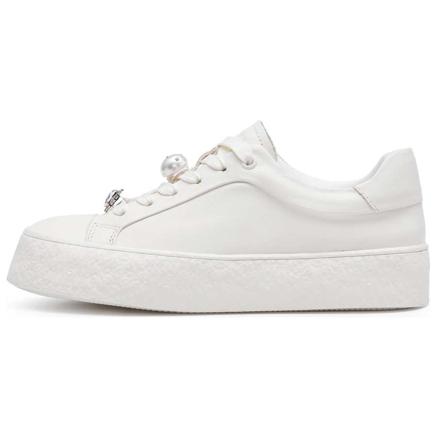Staccato Cow Leather Abrasion Resistant Lightweight Wear resistant And Lightweight Low top Skateboard Shoes Women's