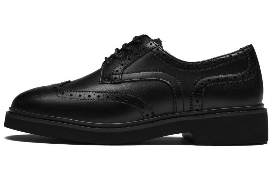 Clarks Cow Leather Casual Shoes Women's Black