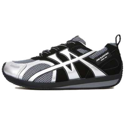 ARTICLE NO. Slip Resistant And Breathable Low top Running Shoes Unisex Black Silver