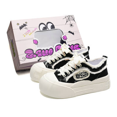 Z.SUO Canvas Coverage Height Increasing Balance Abrasion Resistant Low top Skateboard Shoes Women's