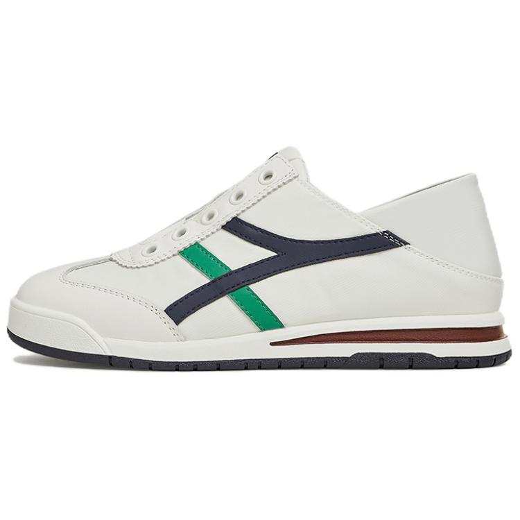 Tata Low top Skateboard Shoes Women's