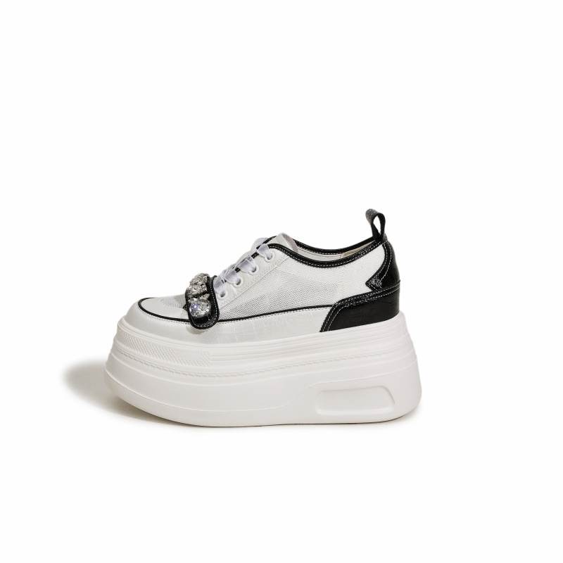 MILANLIANGE Microfiber Leather Breathable, Moisture Wicking, Lightweight Low top Casual Shoes Women's