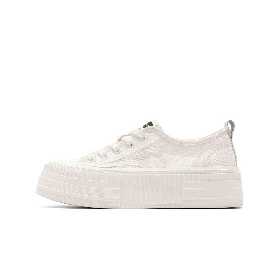 C°BANNER Low top Casual Shoes Women's Beige