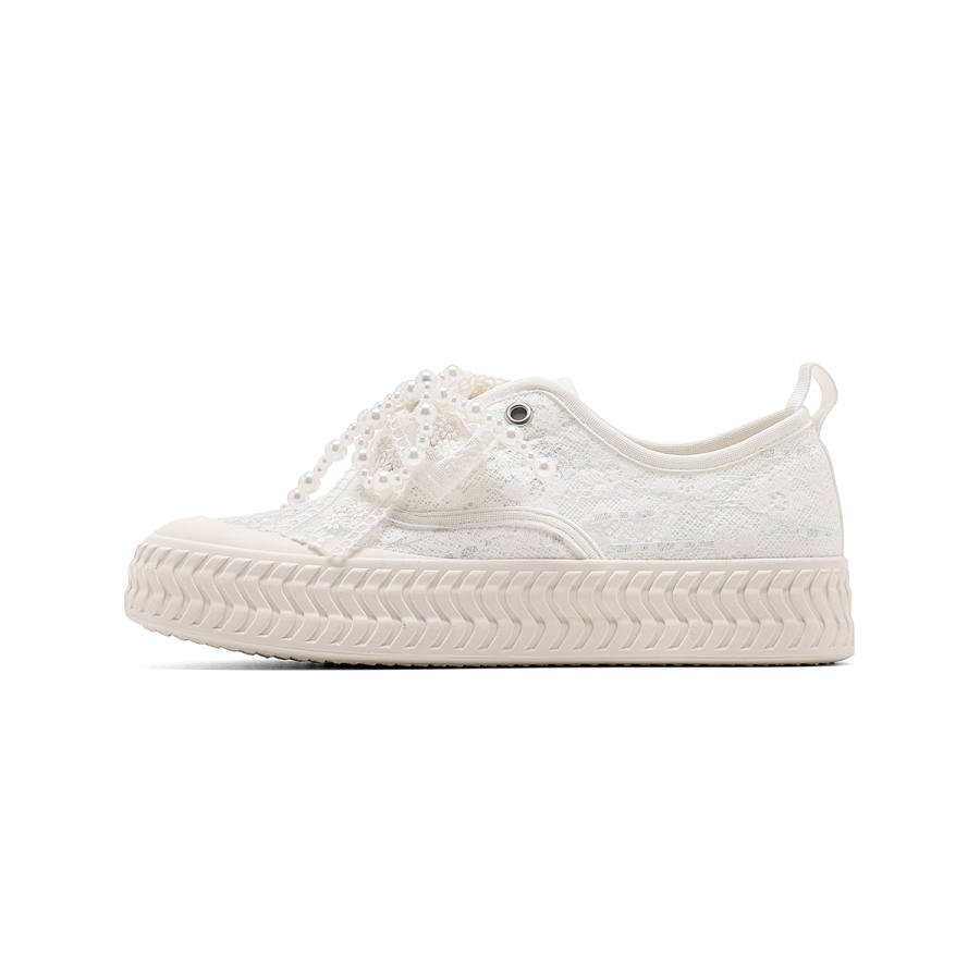 C°BANNER Low top Casual Shoes Women's Beige